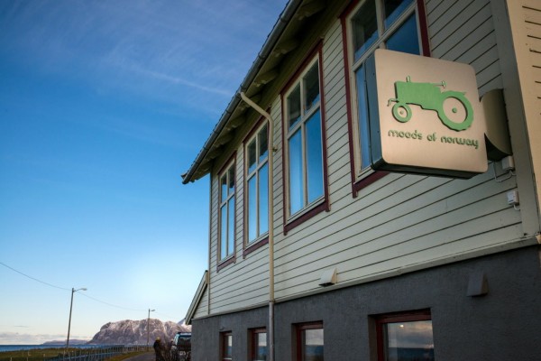 Kenneth Blom · Studio Hugo Opdal/Moods of Norway  Flø · 2012