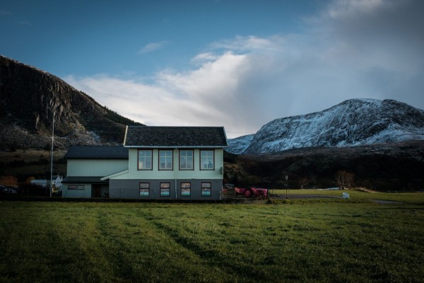 Kenneth Blom ·  Studio Hugo Opdal/Moods of Norway  Flø · 2012